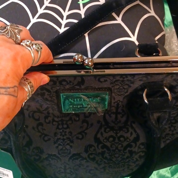 KILLSTAR BANSHEE HANDBAG HANDELS AND CROSSBODY STRAP VELVET STRAPS AND HANDEL - Picture 15 of 17